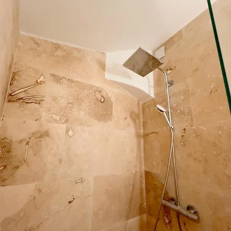 Loft Elegant & Lumineux Dans Un Immeuble Classe * نيم
