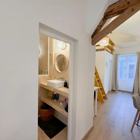 شقة Loft Elegant & Lumineux Dans Un Immeuble Classe نيم