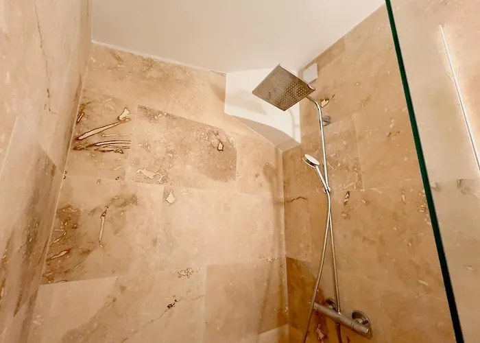 Loft Elegant & Lumineux Dans Un Immeuble Classe * Nîmes